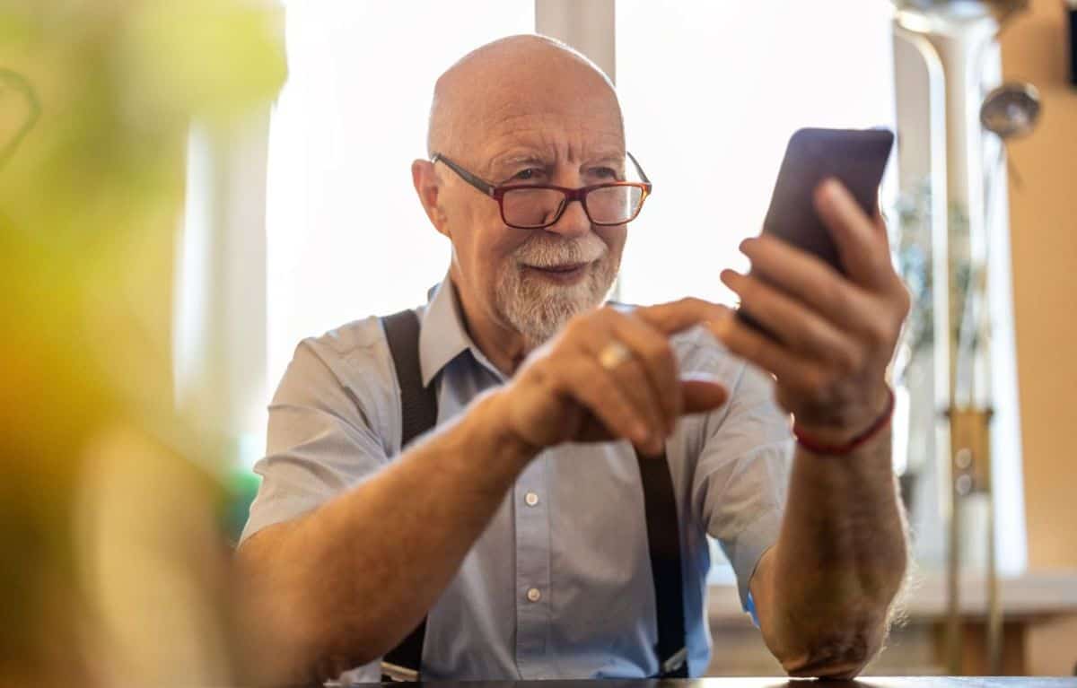 best smartphone apps for older adults